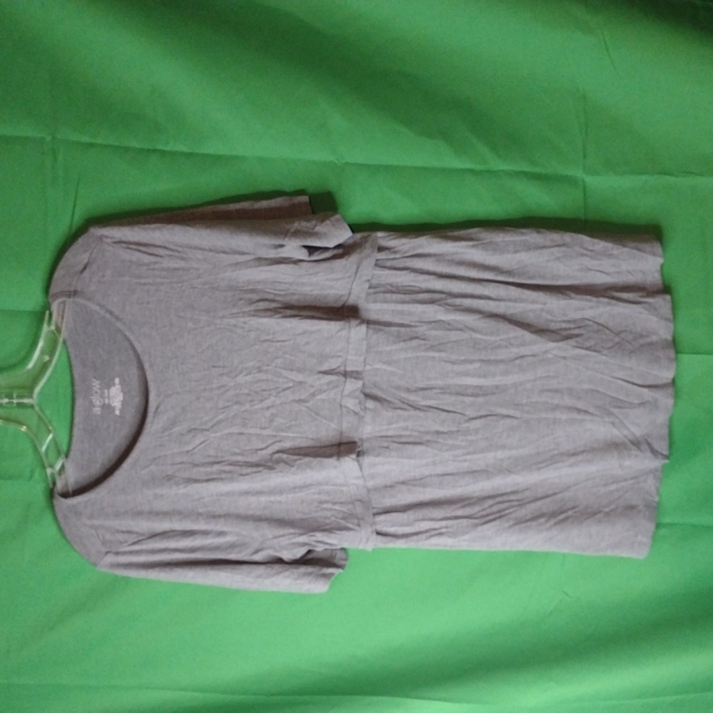 A:glow maternity shirt size XXL gray color